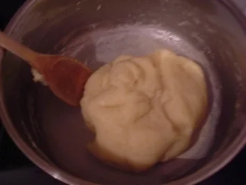 Rezept: TORTE: WINDBEUTEL MIT KAFFEE-CREME Bild Nr. 2 TORTE: WINDBEUTEL MIT KAFFEE-CREME - Rezept - Bild Nr. 2