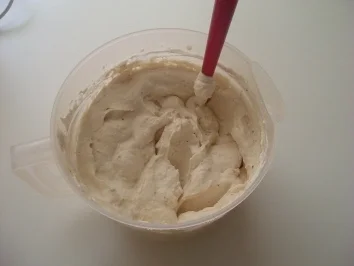 Rezept: TORTE: WINDBEUTEL MIT KAFFEE-CREME Bild Nr. 5 TORTE: WINDBEUTEL MIT KAFFEE-CREME - Rezept - Bild Nr. 5