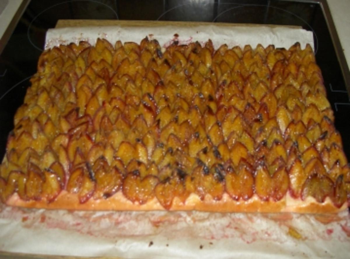Pflaumenkuchen auf Hefeteig - Rezept