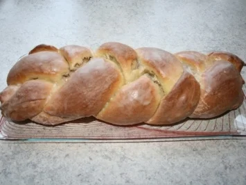 Nuss Hefe Zopf mit Rum - Rezept