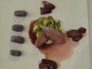 Iberico Schweinefilet an Rotweinschalotten mit Spargel u. lila Kartoffelgaletten - Rezept
