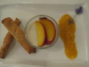 Lavendel Panna cotta auf Pfirsichpüree mit Cantuccini - Rezept