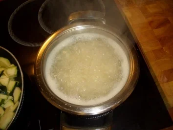 Rezept: Hack-Zucchini-Auflauf Bild Nr. 4 Hack-Zucchini-Auflauf - Rezept - Bild Nr. 4