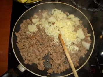 Rezept: Hack-Zucchini-Auflauf Bild Nr. 7 Hack-Zucchini-Auflauf - Rezept - Bild Nr. 7