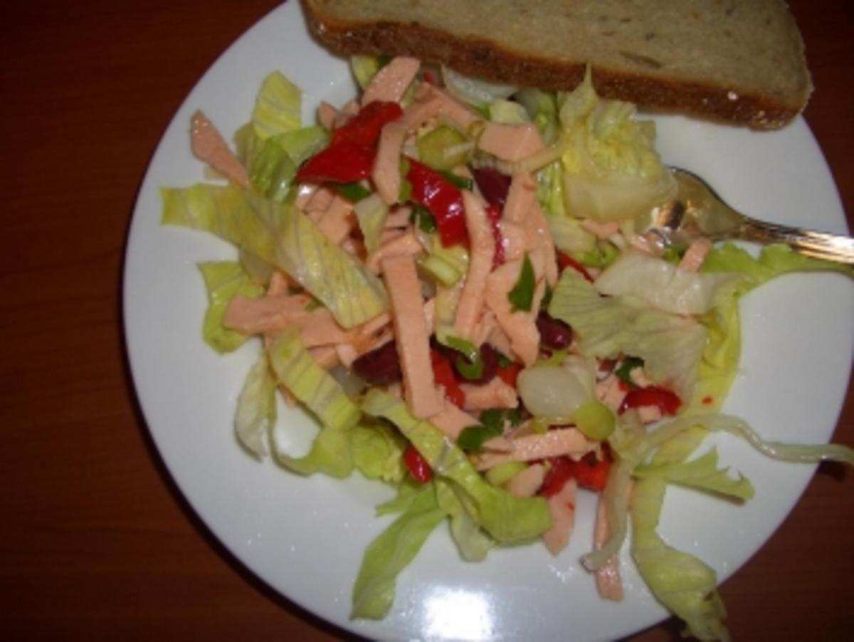 Feuriger Fleischwurst-Salat - Rezept