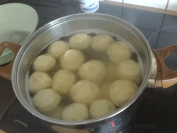 Rezept: Pflaumenknödel Bild Nr. 2 Pflaumenknödel - Rezept - Bild Nr. 2