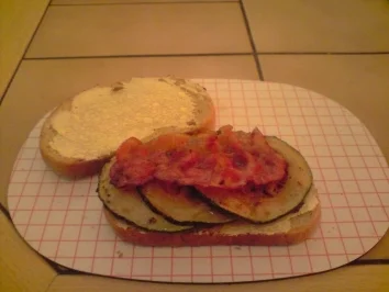 Rezept: Bacon-Zucchini-Brot Bacon-Zucchini-Brot - Rezept