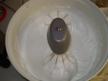 Rezept: Knusprige Nuss-Makronen Bild Nr. 2 Knusprige Nuss-Makronen - Rezept - Bild Nr. 2