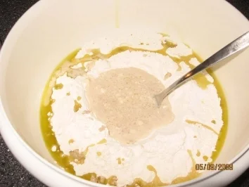 Mega Hefeteig z.B. für Pizza oder gefüllte Taschen - Rezept - Bild Nr. 5