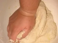 Mega Hefeteig z.B. für Pizza oder gefüllte Taschen - Rezept - Bild Nr. 8