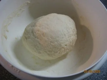 Mega Hefeteig z.B. für Pizza oder gefüllte Taschen - Rezept - Bild Nr. 11