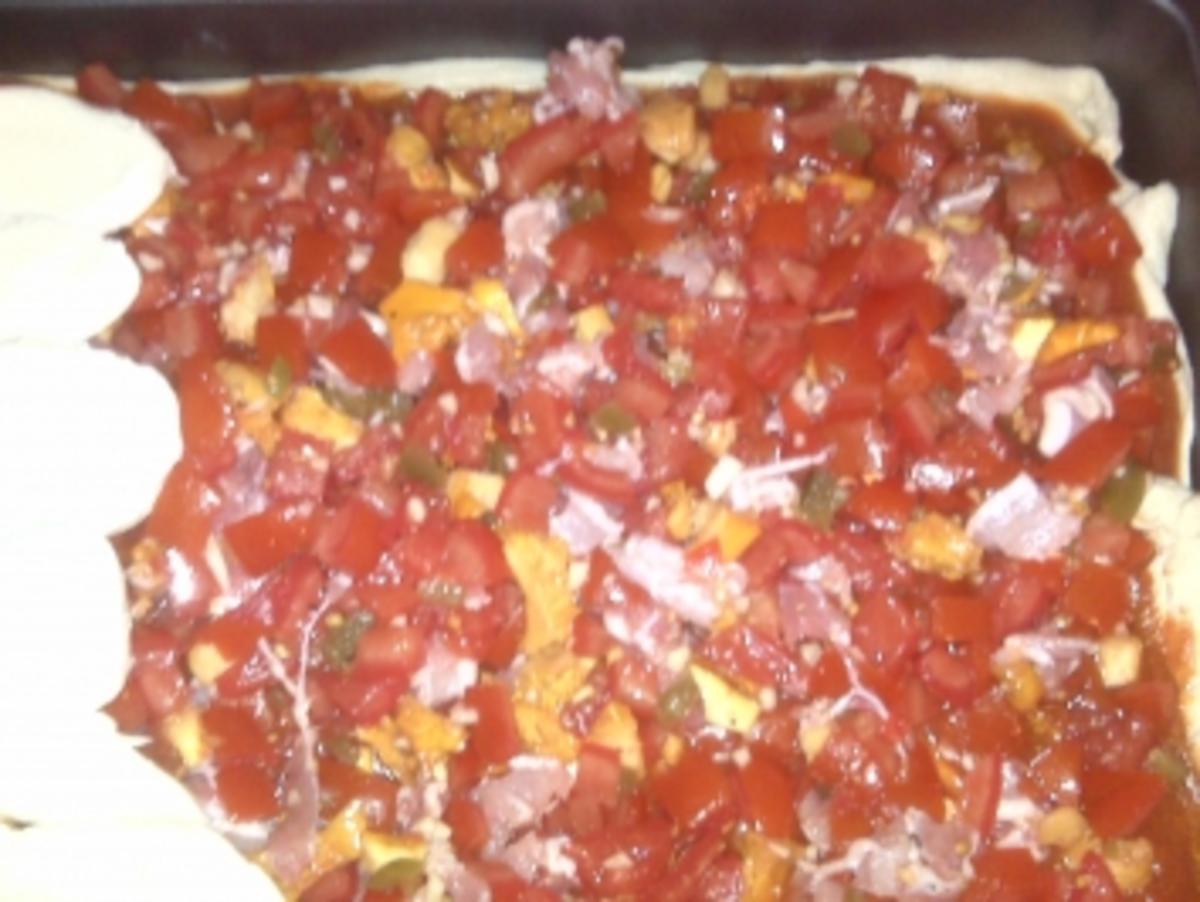 Pizza Tomate Mozarella Basilikum - Rezept - Bild Nr. 2