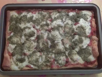 Pizza Tomate Mozarella Basilikum - Rezept - Bild Nr. 4