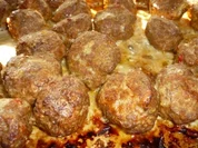 Chili-Hack-Kugeln mit Tomatensoße - Rezept