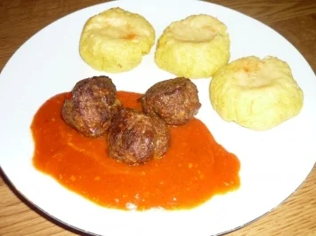 Chili-Hack-Kugeln mit Tomatensoße - Rezept - Bild Nr. 2