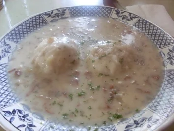 Pfifferlingssauce mit Semmelknödel - Rezept - Bild Nr. 3