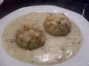 Pfifferlingssauce mit Semmelknödel - Rezept