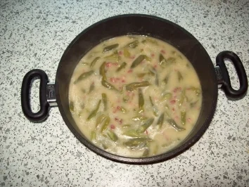 Rezept: Grüne Bohnen mit Spätzle und Debrecziner Grüne Bohnen mit Spätzle und Debrecziner - Rezept