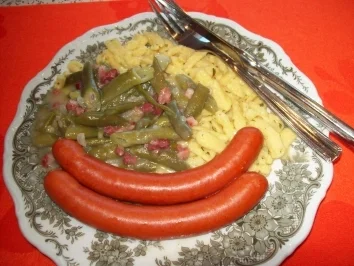 Rezept: Grüne Bohnen mit Spätzle und Debrecziner Bild Nr. 2 Grüne Bohnen mit Spätzle und Debrecziner - Rezept - Bild Nr. 2