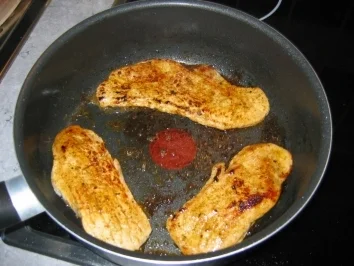 Schnitzel in Pilz-Rahm-Sauce - Rezept - Bild Nr. 2