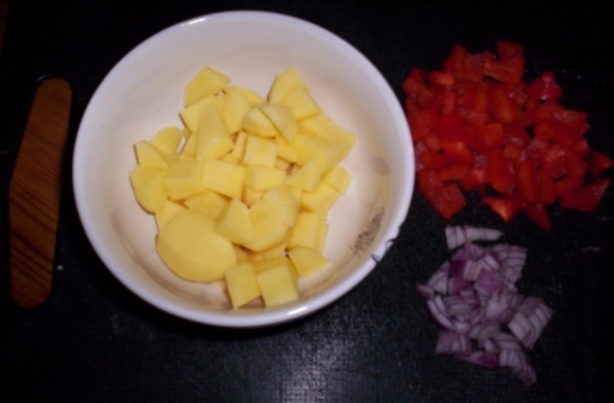 Kartoffel-Fleischkäse-Pfanne mit Kräuterquark - Rezept - Bild Nr. 2