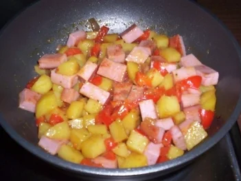 Rezept: Kartoffel-Fleischkäse-Pfanne mit Kräuterquark Bild Nr. 7 Kartoffel-Fleischkäse-Pfanne mit Kräuterquark - Rezept - Bild Nr. 7