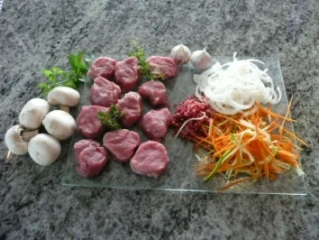 NUDELN/Bandnudeln mit Schweinemedaillons in Frischkäse-Pesto Soße - Rezept - Bild Nr. 3