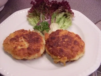 Kaspressknödel mit Salat - Rezept