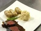 Prärie-Bison-Filet auf Rioja-Soße an Minigemüse und Drillingen - Rezept - Bild Nr. 9
