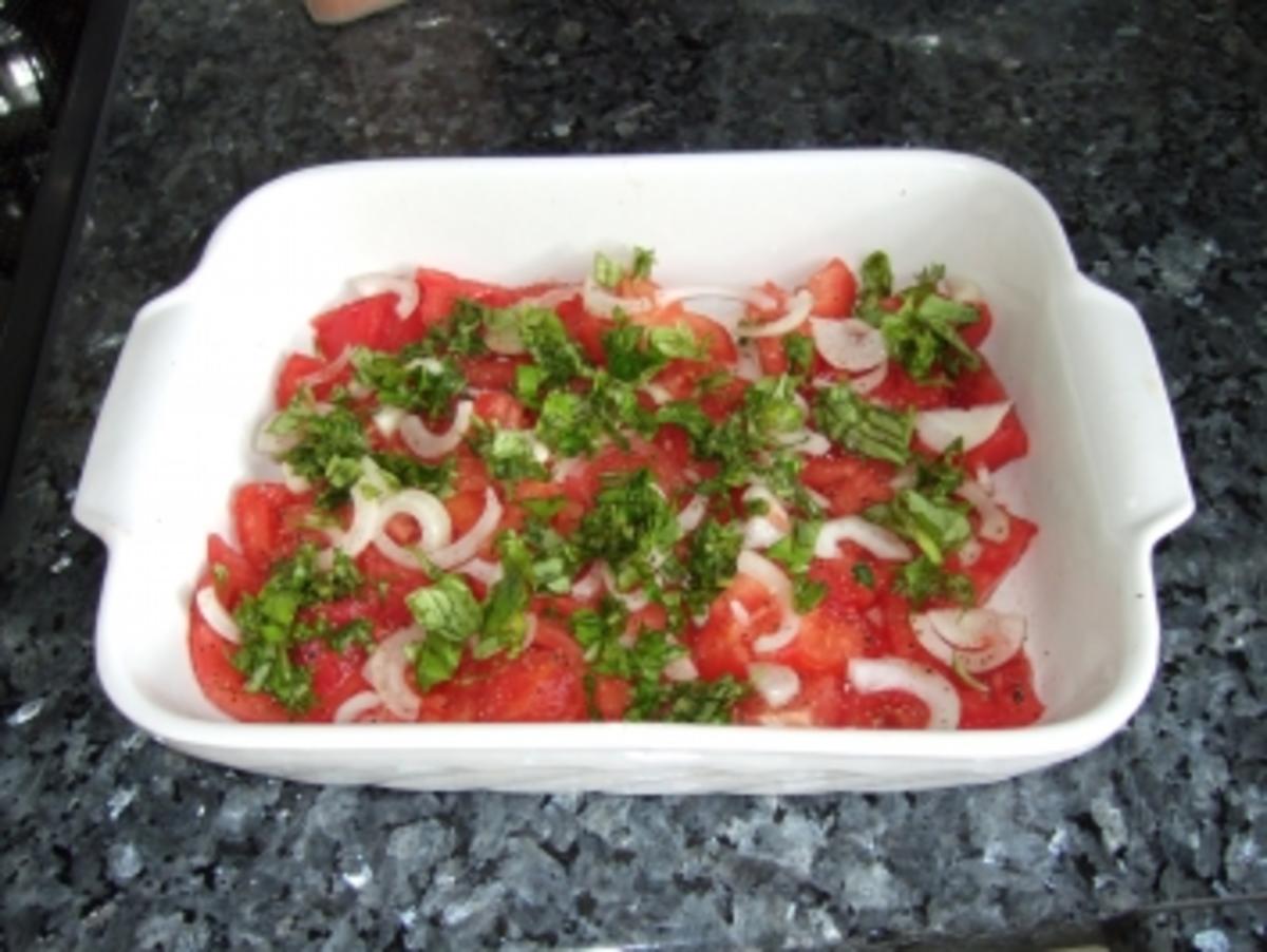 Gefüllte Zuchini auf Tomatenbett - Rezept - Bild Nr. 2