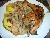 Hähnchenkeule in grüner Lackkorsage an Rahm-Champigons-Gemüse-Pfanne und Pellkartoffeln - Rezept