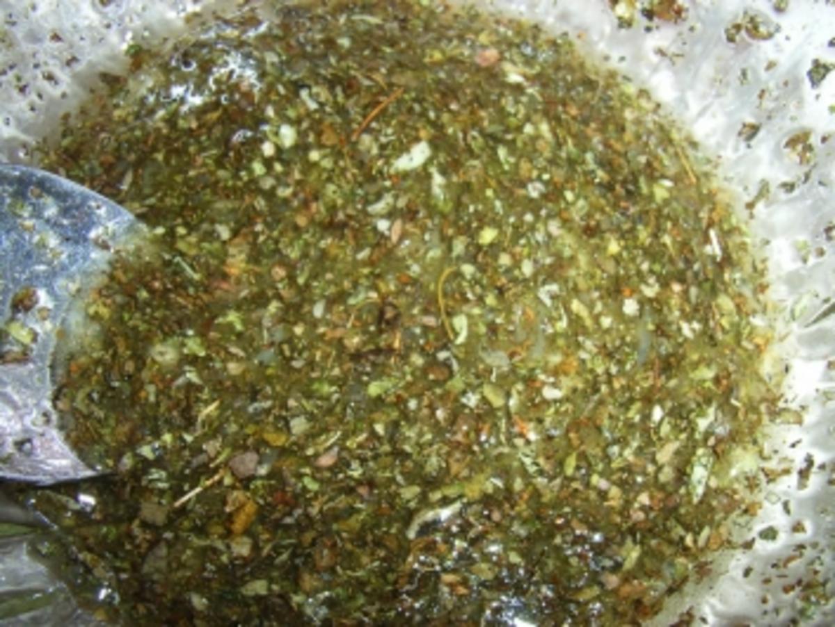 Hähnchenkeule in grüner Lackkorsage an Rahm-Champigons-Gemüse-Pfanne und Pellkartoffeln - Rezept - Bild Nr. 3