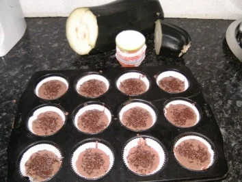 Rezept: Schoko-Zucchini-Kuchen oder Muffins Bild Nr. 3 Schoko-Zucchini-Kuchen oder Muffins - Rezept - Bild Nr. 3