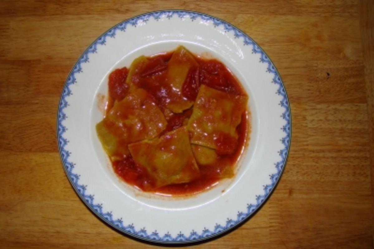 Ravioli selbstgemacht, nicht ganz klassisch... - Rezept - kochbar.de Ravioli selbstgemacht, nicht ganz klassisch... - Rezept - kochbar.de