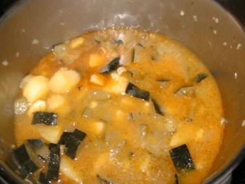 Rezept: Kartoffel-Zucchini-Suppe "Monster" Bild Nr. 5 Kartoffel-Zucchini-Suppe "Monster" - Rezept - Bild Nr. 5