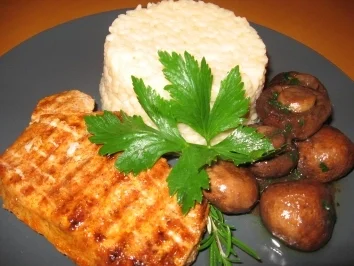 Grillsteaks mit Risotto und Steinchampignons - Rezept