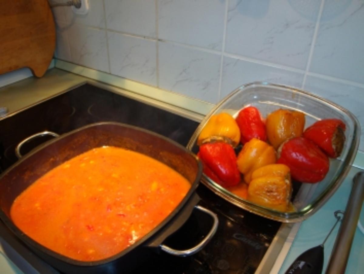 Gefüllte Paprika rot / gelb mit Reis und Tomatensosse - Rezept - Bild Nr. 9