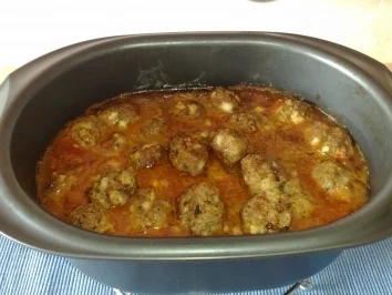 Hachbällchen in Tomatensoße - Rezept