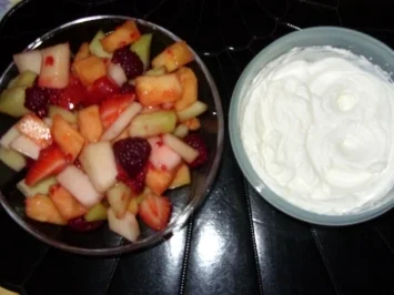 Fruchtsalat mit Sahne - Rezept - Bild Nr. 5