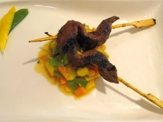 Rezept: Entensaté auf exotischem Obstsalat Entensaté auf exotischem Obstsalat - Rezept