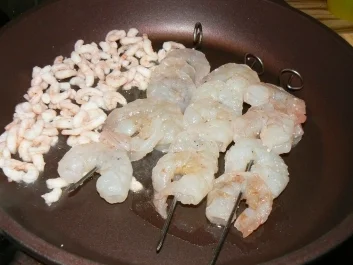 Broccolisuppe mit Krabben und gebratenen Garnelen - Rezept - Bild Nr. 5