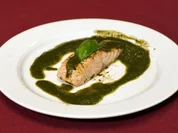 Biolachs im Ofen konfiert mit Olivenöl-Basilikumemulsion (Reiner Calmund) - Rezept