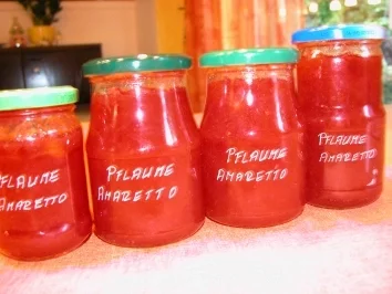 Rezept: Pflaumenkonfitüre mit Amaretto Pflaumenkonfitüre mit Amaretto - Rezept