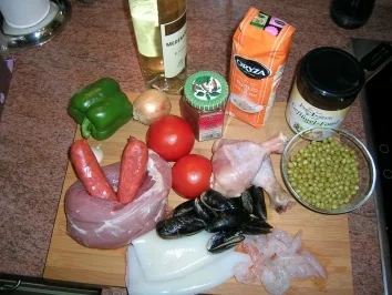 Rezept: Paella Valenciana - (einfach leeeeecker - wer Spanien liebt!) so wie ich es mag und und meine Gäste auch - jeder Region hat ihr eigenes Rezept, es gibt keinen absoluten Klassiker, aber dieses ist aufwändig ,lecker+so wird es überwie Bild Nr. 5 Paella Valenciana - (einfach leeeeecker - wer Spanien liebt!) so wie ich es mag und und meine Gäste auch - jeder Region hat ihr eigenes Rezept, es gibt keinen absoluten Klassiker, aber dieses ist aufwändig ,lecker+so wird es überwie - Rezept - Bild Nr. 5
