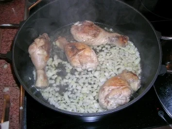 Rezept: Paella Valenciana - (einfach leeeeecker - wer Spanien liebt!) so wie ich es mag und und meine Gäste auch - jeder Region hat ihr eigenes Rezept, es gibt keinen absoluten Klassiker, aber dieses ist aufwändig ,lecker+so wird es überwie Bild Nr. 8 Paella Valenciana - (einfach leeeeecker - wer Spanien liebt!) so wie ich es mag und und meine Gäste auch - jeder Region hat ihr eigenes Rezept, es gibt keinen absoluten Klassiker, aber dieses ist aufwändig ,lecker+so wird es überwie - Rezept - Bild Nr. 8