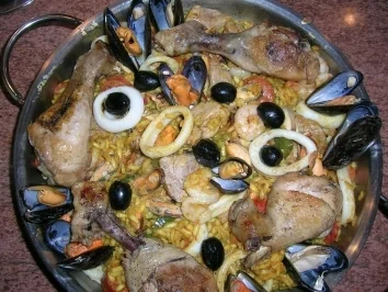 Rezept: Paella Valenciana - (einfach leeeeecker - wer Spanien liebt!) so wie ich es mag und und meine Gäste auch - jeder Region hat ihr eigenes Rezept, es gibt keinen absoluten Klassiker, aber dieses ist aufwändig ,lecker+so wird es überwie Bild Nr. 3 Paella Valenciana - (einfach leeeeecker - wer Spanien liebt!) so wie ich es mag und und meine Gäste auch - jeder Region hat ihr eigenes Rezept, es gibt keinen absoluten Klassiker, aber dieses ist aufwändig ,lecker+so wird es überwie - Rezept - Bild Nr. 3