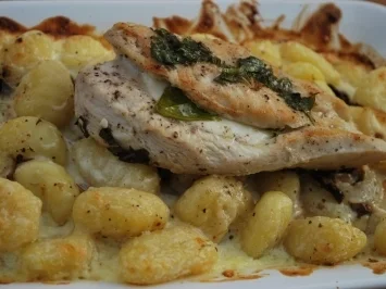 Gnocchi-Auflauf mit Bergkäse und Caprese-Hähnchenfilet - Rezept - Bild Nr. 2