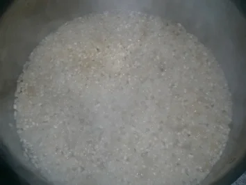 Rezept: Rote Beete Risotto mit Camembertsauce und Speck Bild Nr. 3 Rote Beete Risotto mit Camembertsauce und Speck - Rezept - Bild Nr. 3