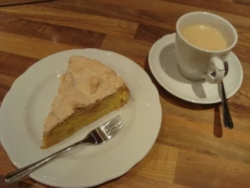 *Kuchen - Apfelkuchen mit nussigem Baiser - Rezept - Bild Nr. 2