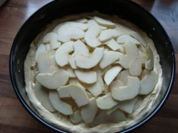 *Kuchen - Apfelkuchen mit nussigem Baiser - Rezept - Bild Nr. 3